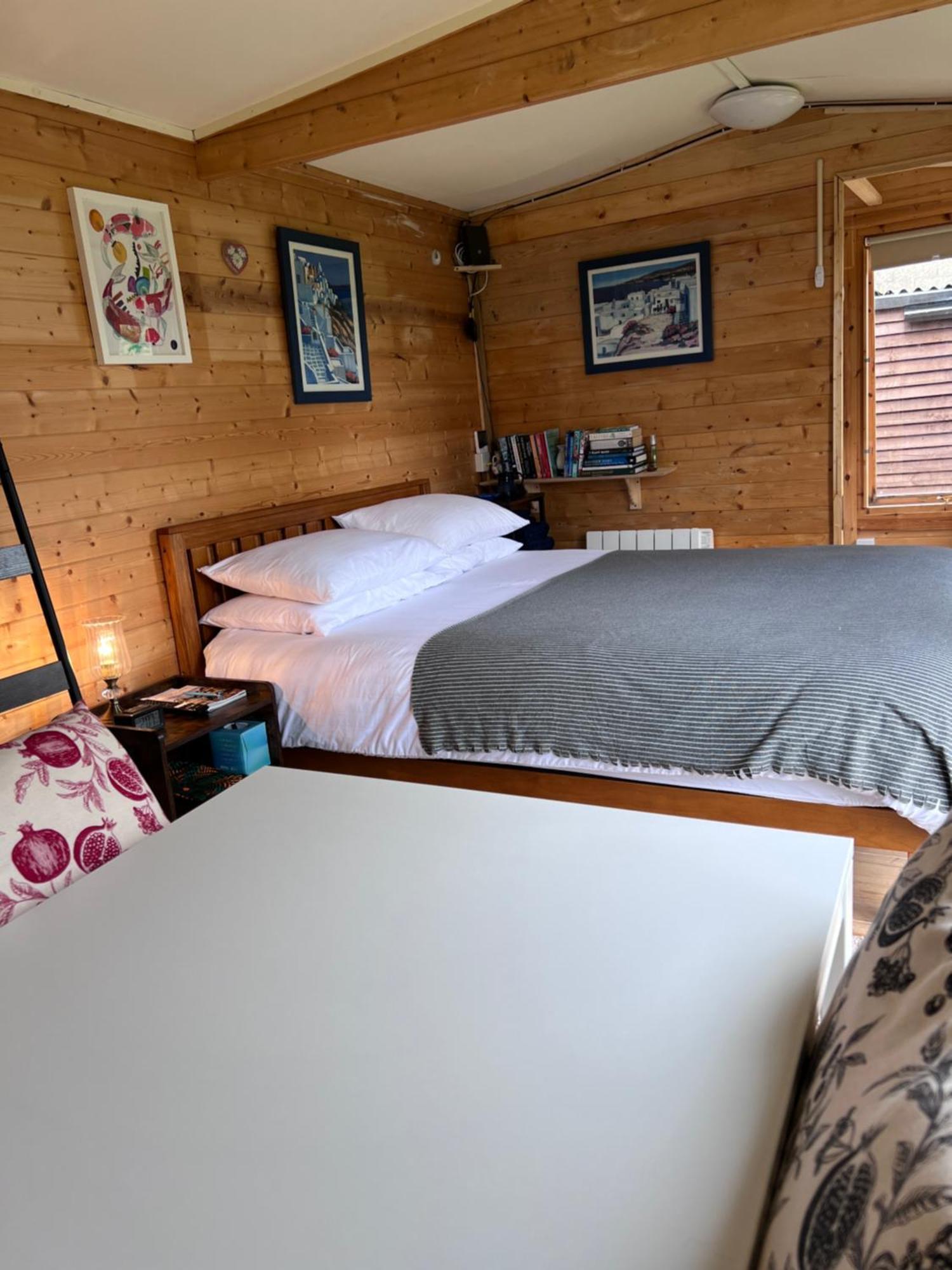 The Cabin Bradford-On-Avon Ruang foto